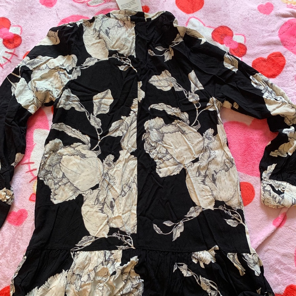 Black and white H&M dress.